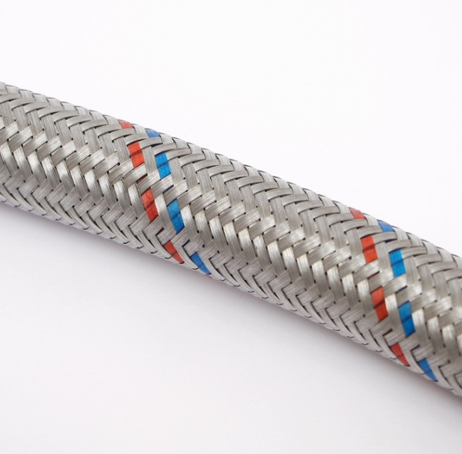 Фотография соединительный шланг 1" ду-25 угловой (гибкая подводка с коленом) Насосы.Бел Фотография соединительный шланг 1" ду-25 угловой (гибкая подводка с коленом) Насосы.Бел